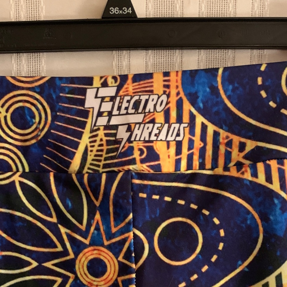 Electro Threads Leggings with Vibrant Blue and Orange Patterns - Med - Picture 3 of 7